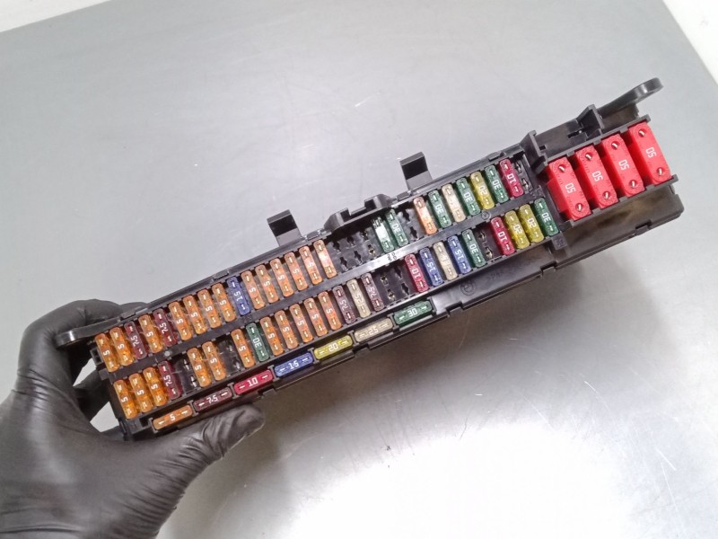 Recambio de caja reles / fusibles para bmw x5 (e53) 3.0 d referencia OEM IAM 518877006  