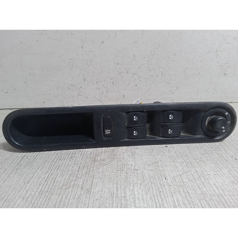 Recambio de mando elevalunas delantero izquierdo para renault espace iv (jk0/1_) 2.2 dci (jk0h) referencia OEM IAM   