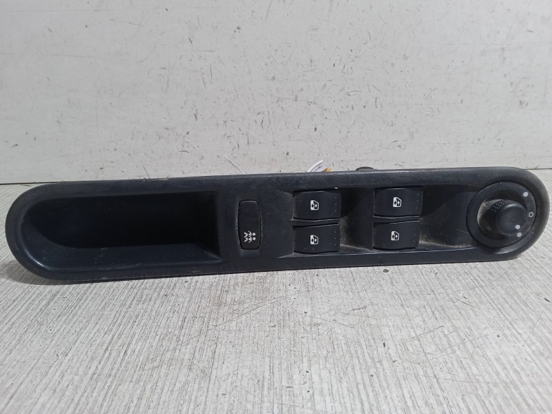 Recambio de mando elevalunas delantero izquierdo para renault espace iv (jk0/1_) 2.2 dci (jk0h) referencia OEM IAM   