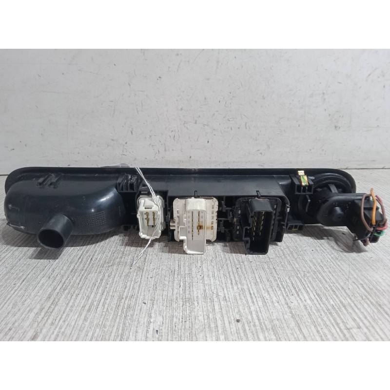 Recambio de mando elevalunas delantero izquierdo para renault espace iv (jk0/1_) 2.2 dci (jk0h) referencia OEM IAM   