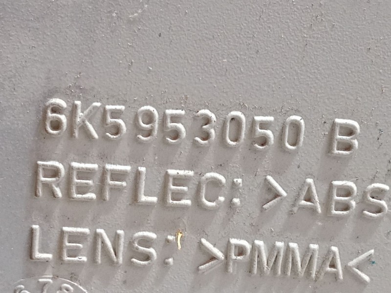 Recambio de intermitente delantero derecho para seat ibiza ii (6k1) 1.4 i referencia OEM IAM 6K5953O50B   Recambio de intermitente delantero derecho para seat ibiza ii (6k1) 1.4 i referencia OEM IAM 6K5953O50B