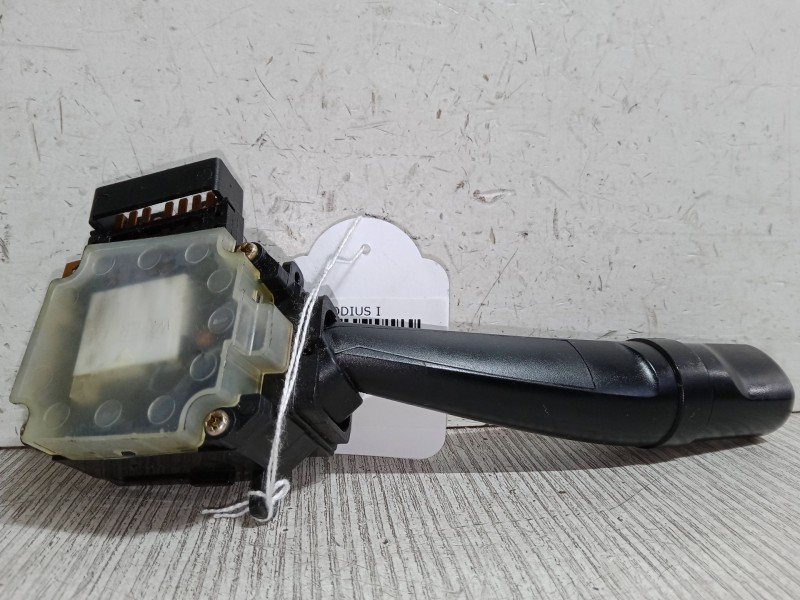 Recambio de mando limpiaparabrisas para ssangyong rodius i 2.7 xdi referencia OEM IAM    Recambio de mando limpiaparabrisas para ssangyong rodius i 2.7 xdi referencia OEM IAM