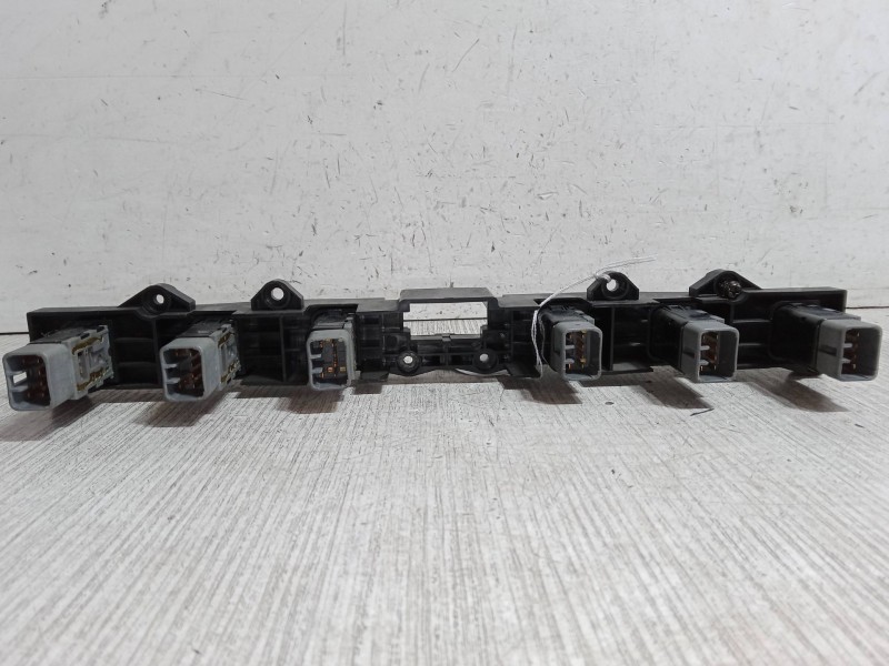 Recambio de interruptor multiple tablero para ssangyong rodius i 2.7 xdi referencia OEM IAM 852302142   Recambio de interruptor multiple tablero para ssangyong rodius i 2.7 xdi referencia OEM IAM 852302142