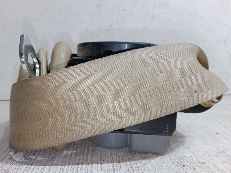 Recambio de cinturon seguridad tercera fila izquierdo para ssangyong rodius i 2.7 xdi referencia OEM IAM    Recambio de cinturon seguridad tercera fila izquierdo para ssangyong rodius i 2.7 xdi referencia OEM IAM