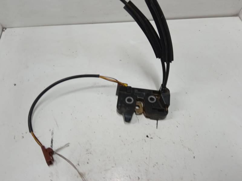 CERRADURA MALETERO / PORTON 