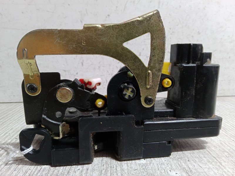 Recambio de cerradura puerta delantera derecha para ssangyong rodius i 2.7 xdi referencia OEM IAM    Recambio de cerradura puerta delantera derecha para ssangyong rodius i 2.7 xdi referencia OEM IAM