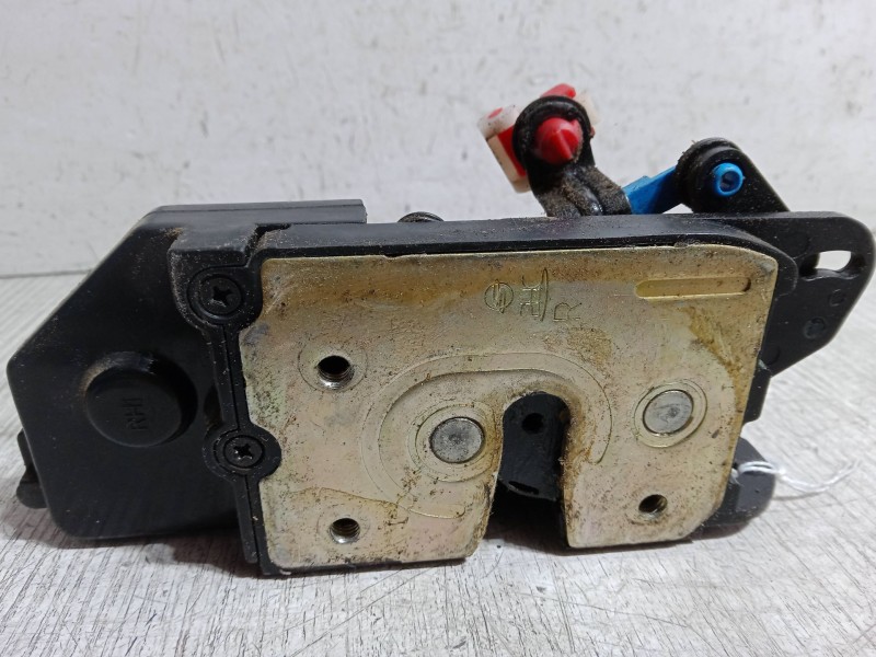 Recambio de cerradura puerta delantera derecha para ssangyong rodius i 2.7 xdi referencia OEM IAM    Recambio de cerradura puerta delantera derecha para ssangyong rodius i 2.7 xdi referencia OEM IAM