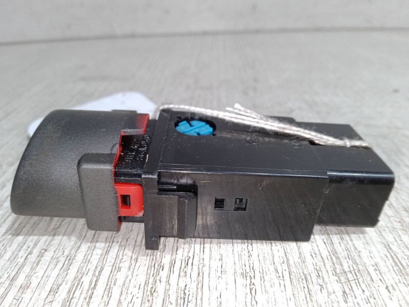 Recambio de warning para ssangyong rodius i 2.7 xdi referencia OEM IAM    Recambio de warning para ssangyong rodius i 2.7 xdi referencia OEM IAM