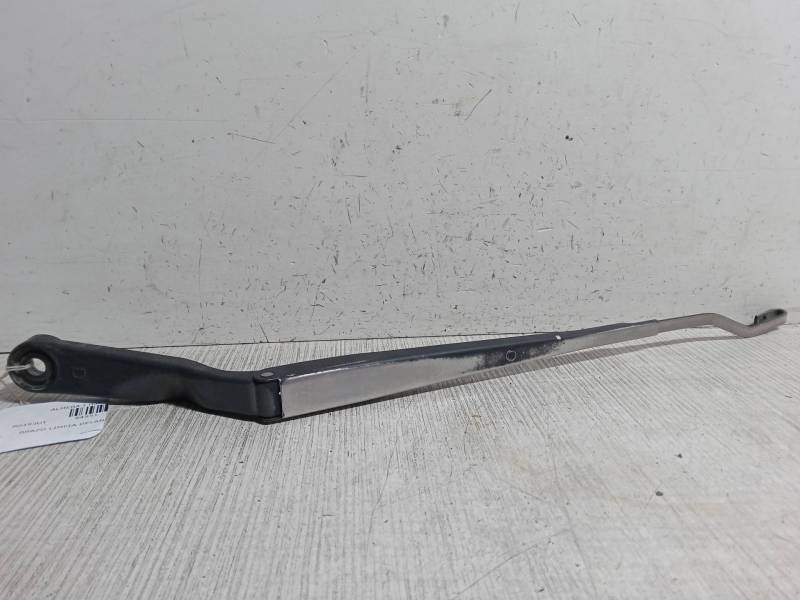 BRAZO LIMPIA DELANTERO IZQUIERDO 