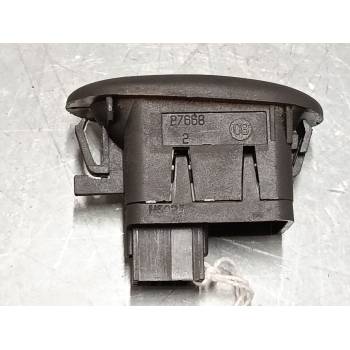 MANDO ELEVALUNAS DELANTERO DERECHO 96401469XT 