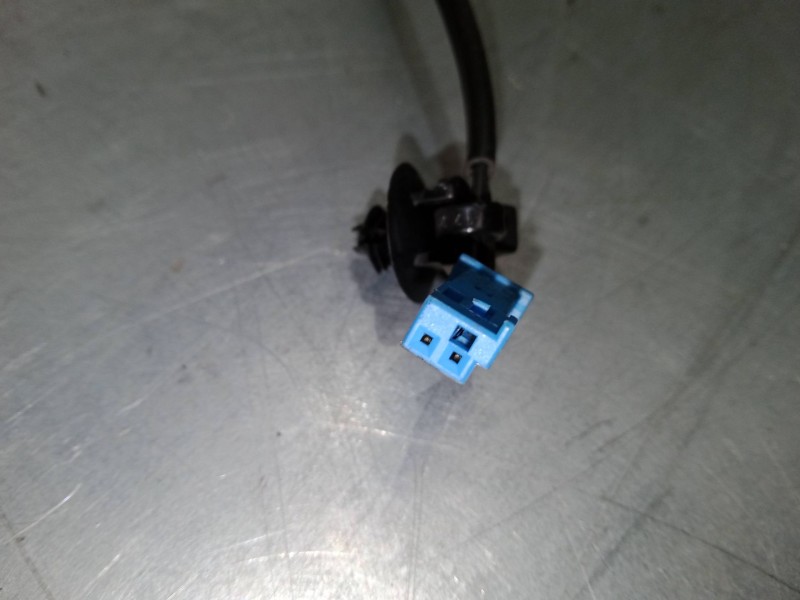 Recambio de anclaje cinturon delantero derecho para mitsubishi colt vi (z3_a, z2_a) 1.5 di-d (z39a) referencia OEM IAM   