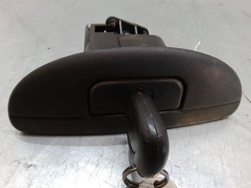 Recambio de maneta exterior porton para renault megane scénic (ja0/1_) 1.9 d (ja0j) referencia OEM IAM    Recambio de maneta exterior porton para renault megane scénic (ja0/1_) 1.9 d (ja0j) referencia OEM IAM