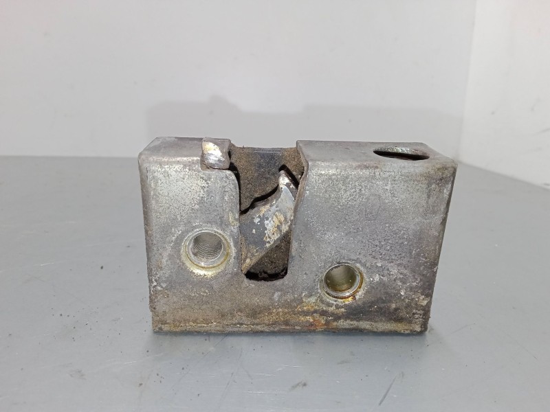 Recambio de cerradura porton inferior para volkswagen transporter t4 caja/chasis (70e, 70l, 70m, 7de, 7dl, 7dm) 1.9 d referencia Recambio de cerradura porton inferior para volkswagen transporter t4 caja/chasis (70e, 70l, 70m, 7de, 7dl, 7dm) 1.9 d referencia