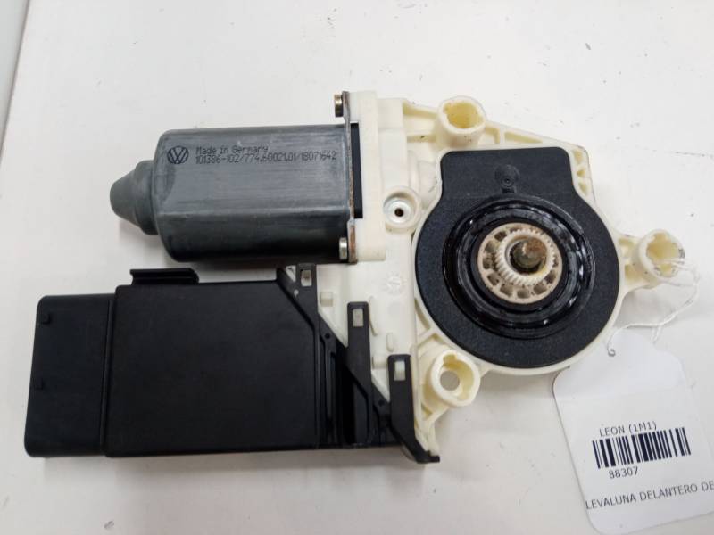 MOTOR ELEVALUNA DELANTERO DERECHO 9776105413301 