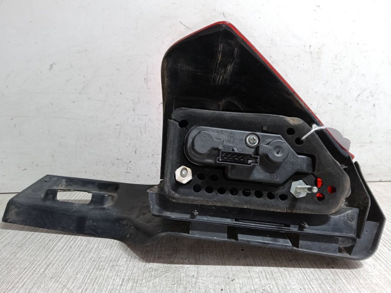 Recambio de piloto trasero derecho para ford galaxy ii (wa6) 2.2 tdci referencia OEM IAM    Recambio de piloto trasero derecho para ford galaxy ii (wa6) 2.2 tdci referencia OEM IAM