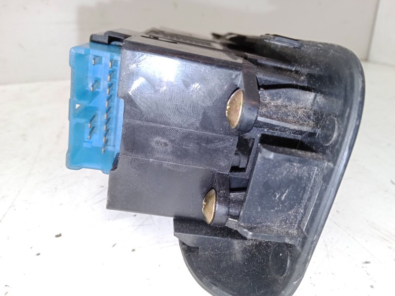 Recambio de mando elevalunas delantero izquierdo para chevrolet tacuma monospace (u100) 1.6 referencia OEM IAM   