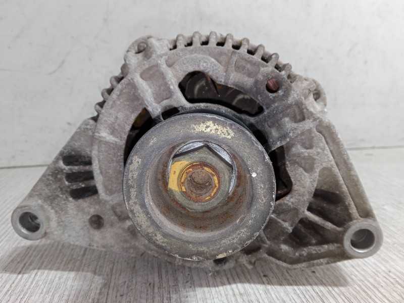 Recambio de alternador para nissan micra ii (k11) 1.0 i 16v referencia OEM IAM 231005F600  