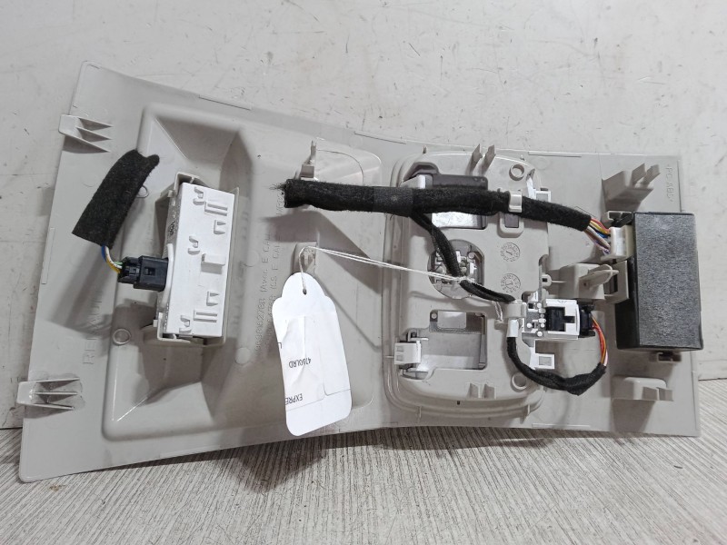 Recambio de luz interior central para renault express furgoneta/monovolumen 1.5 blue dci 75 (f6aa) referencia OEM IAM   