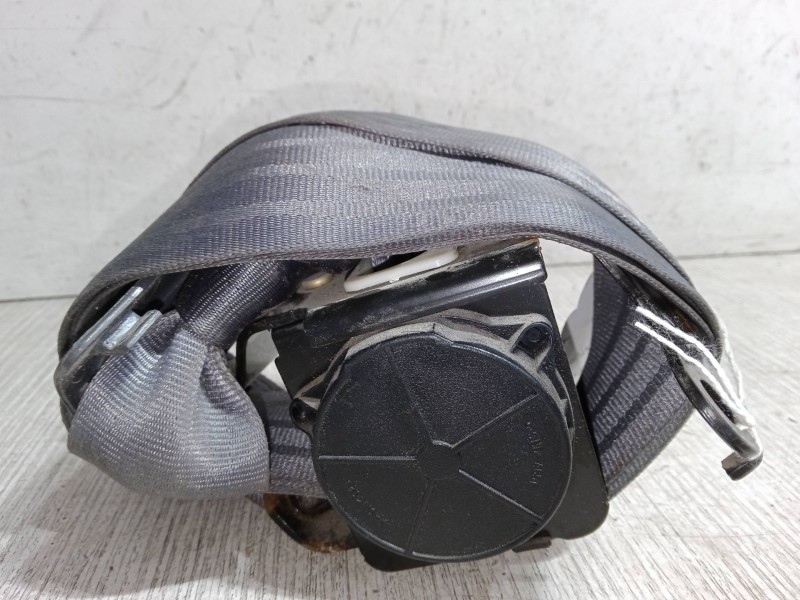 Recambio de cinturon seguridad trasero derecho para kia cerato i hatchback (ld) 1.6 referencia OEM IAM 041136  