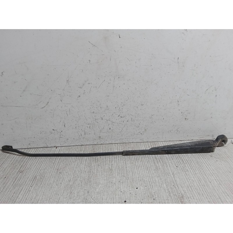 Recambio de brazo limpia delantero derecho para renault clio ii (bb_, cb_) 1.5 dci (b/cb08) referencia OEM IAM   