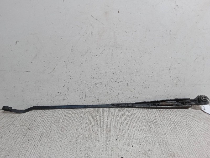 Recambio de brazo limpia delantero derecho para renault clio ii (bb_, cb_) 1.5 dci (b/cb08) referencia OEM IAM   