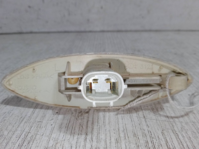 Recambio de intermitente lateral izquierdo para toyota yaris (_p1_) 1.3 (scp12_, scp13_) referencia OEM IAM   