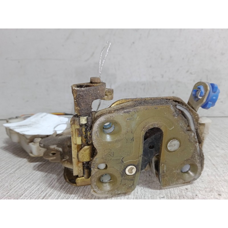 Recambio de cerradura puerta delantera izquierda para nissan vanette cargo furgoneta (hc 23) 2.3 d referencia OEM IAM   