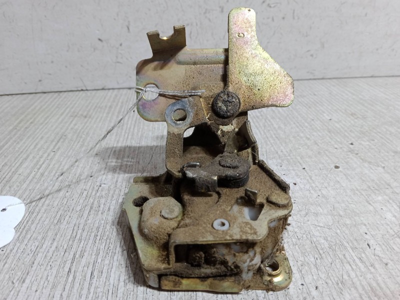 Recambio de cerradura puerta corredera derecha para nissan vanette cargo furgoneta (hc 23) 2.3 d referencia OEM IAM   