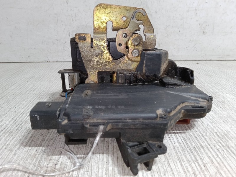 Recambio de cerradura puerta delantera derecha para audi a2 (8z0) 1.4 referencia OEM IAM   