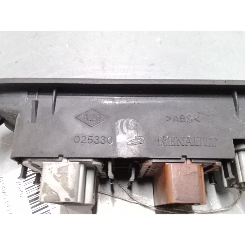 Recambio de mando elevalunas delantero izquierdo para renault scénic ii (jm0/1_) 2.0 (jm05, jm0u, jm1n, jm1u, jm2v) referencia O