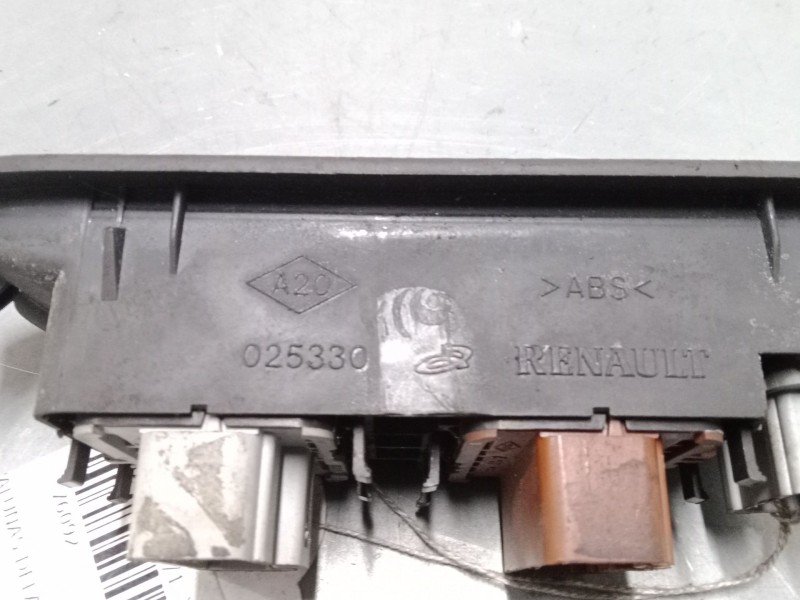 Recambio de mando elevalunas delantero izquierdo para renault scénic ii (jm0/1_) 2.0 (jm05, jm0u, jm1n, jm1u, jm2v) referencia O