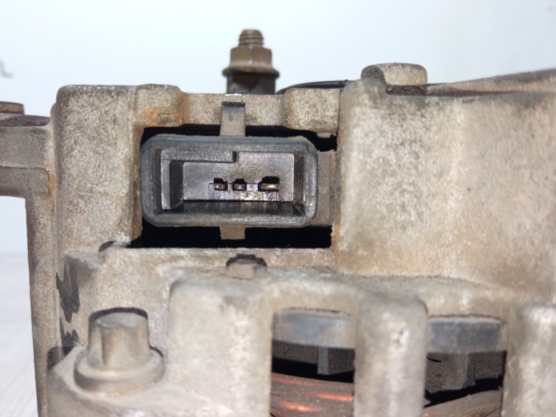 Recambio de alternador para daewoo lanos (klat) 1.5 referencia OEM IAM   