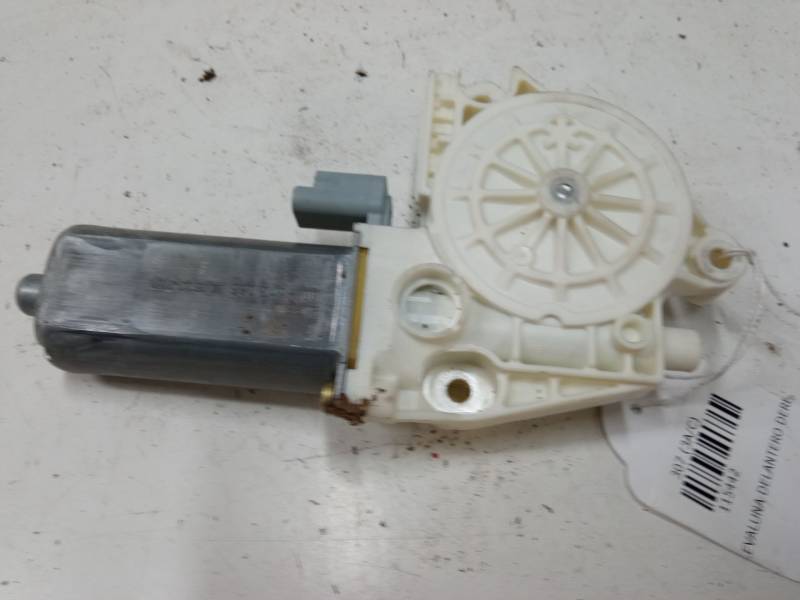 MOTOR ELEVALUNA DELANTERO DERECHO 