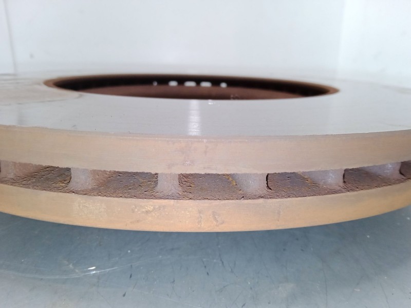 Recambio de disco freno delantero derecho para ford focus ii (da_, hcp, dp) 1.8 tdci referencia OEM IAM   