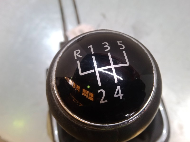 Recambio de palanca cambio para volkswagen golf v (1k1) 1.6 referencia OEM IAM 1K0711112  