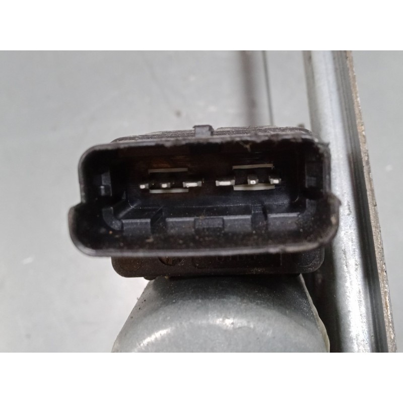 Recambio de elevalunas electrico delantero izquierdo para renault modus / grand modus (f/jp0_) 1.5 dci (fp0f, jp0f) referencia O Recambio de elevalunas electrico delantero izquierdo para renault modus / grand modus (f/jp0_) 1.5 dci (fp0f, jp0f) referencia O