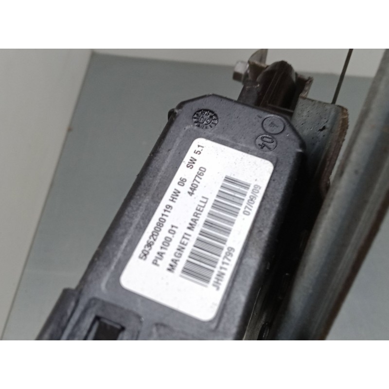 Recambio de elevalunas electrico delantero izquierdo para renault modus / grand modus (f/jp0_) 1.5 dci (fp0f, jp0f) referencia O Recambio de elevalunas electrico delantero izquierdo para renault modus / grand modus (f/jp0_) 1.5 dci (fp0f, jp0f) referencia O