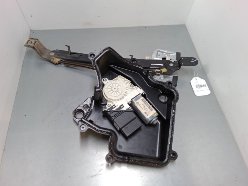Recambio de elevalunas electrico trasero izquierdo para seat leon (1p1) 1.6 referencia OEM IAM 1P0839461A  