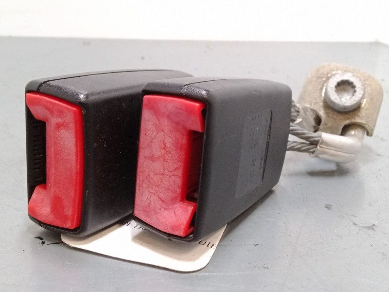 Recambio de enganche cinturon trasero izquierdo para seat leon (1p1) 1.6 referencia OEM IAM   