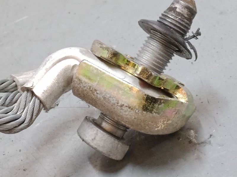 Recambio de enganche cinturon trasero izquierdo para seat leon (1p1) 1.6 referencia OEM IAM   