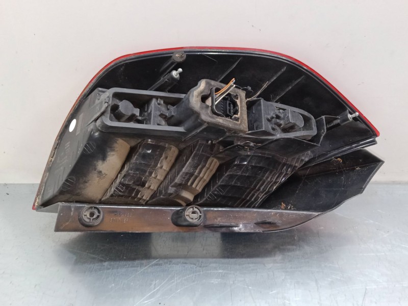 Recambio de piloto trasero derecho para renault scénic ii (jm0/1_) 1.6 16v (jm1r) referencia OEM IAM 8200493375  