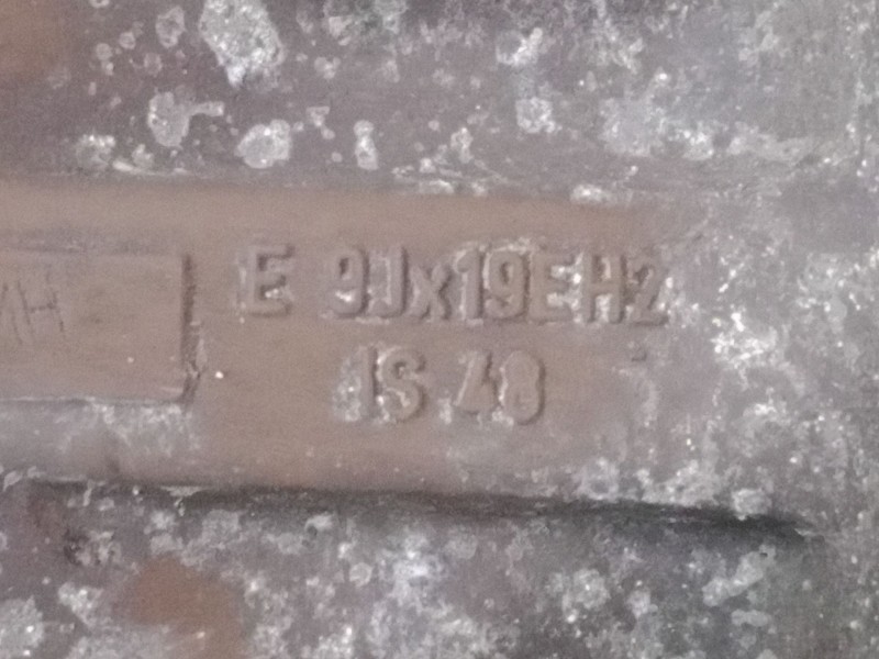 Recambio de llanta aluminio 19´´ para bmw x5 (e53) 3.0 d referencia OEM IAM 9J x19 et 48  