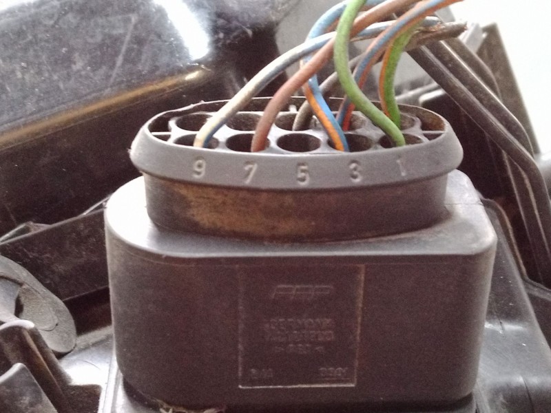 Recambio de faro izquierdo para ford focus ii sedán (db_, fch, dh) 2.0 tdci referencia OEM IAM 4M5113101AD  