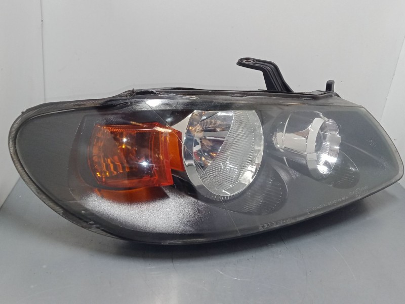 Recambio de faro derecho para nissan almera ii hatchback (n16) 2.2 dci referencia OEM IAM   