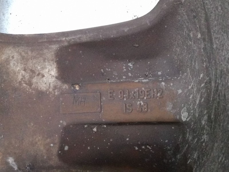 Recambio de llanta aluminio 19´´ para bmw x5 (e53) 3.0 d referencia OEM IAM 9J x19 et 48  