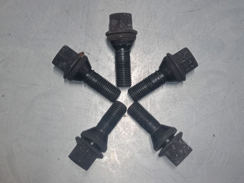 Recambio de pack 5 tornillos llanta aluminio bmw - vaso 19 para bmw x5 (e53) 3.0 d referencia OEM IAM   