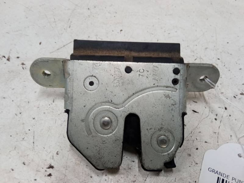 CERRADURA MALETERO / PORTON 