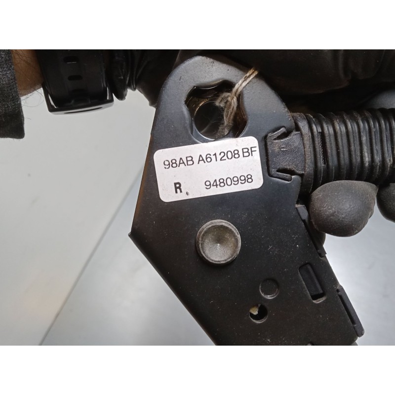 Recambio de anclaje cinturon delantero derecho para ford focus i turnier (dnw) 1.8 turbo di / tddi referencia OEM IAM   