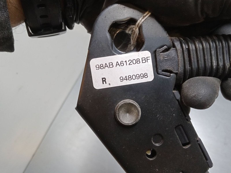 Recambio de anclaje cinturon delantero derecho para ford focus i turnier (dnw) 1.8 turbo di / tddi referencia OEM IAM   