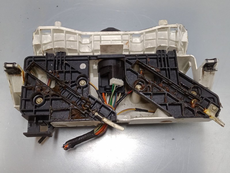 Recambio de mando calefaccion / a/a para fiat punto (188_) 1.2 60 (188.030, .050, .130, .150, .230, .250) referencia OEM IAM 151